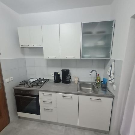 Apartment Anton Pinezići Eksteriør bilde