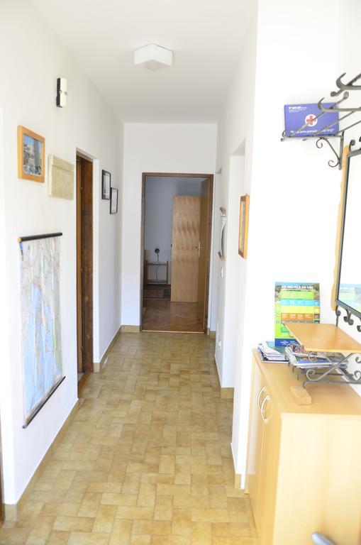 Apartment Anton Pinezići Eksteriør bilde